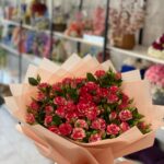 Elegant double-color rose bouquet