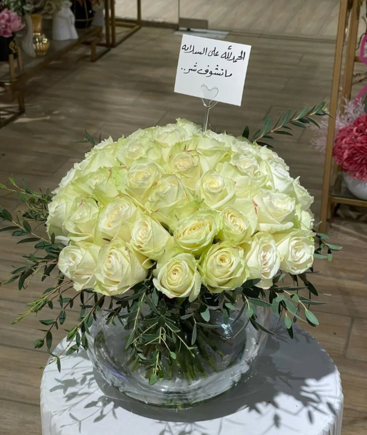 فازه-الورد-الجوري-الابيض_.jpg White rose vase 1 - Image 1