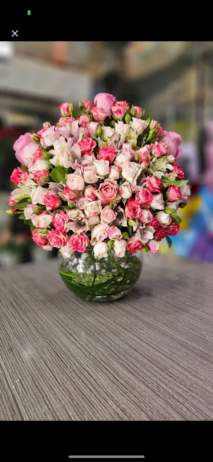 فازه ورد طبيعي كروي A vase of natural spherical roses - Image 1