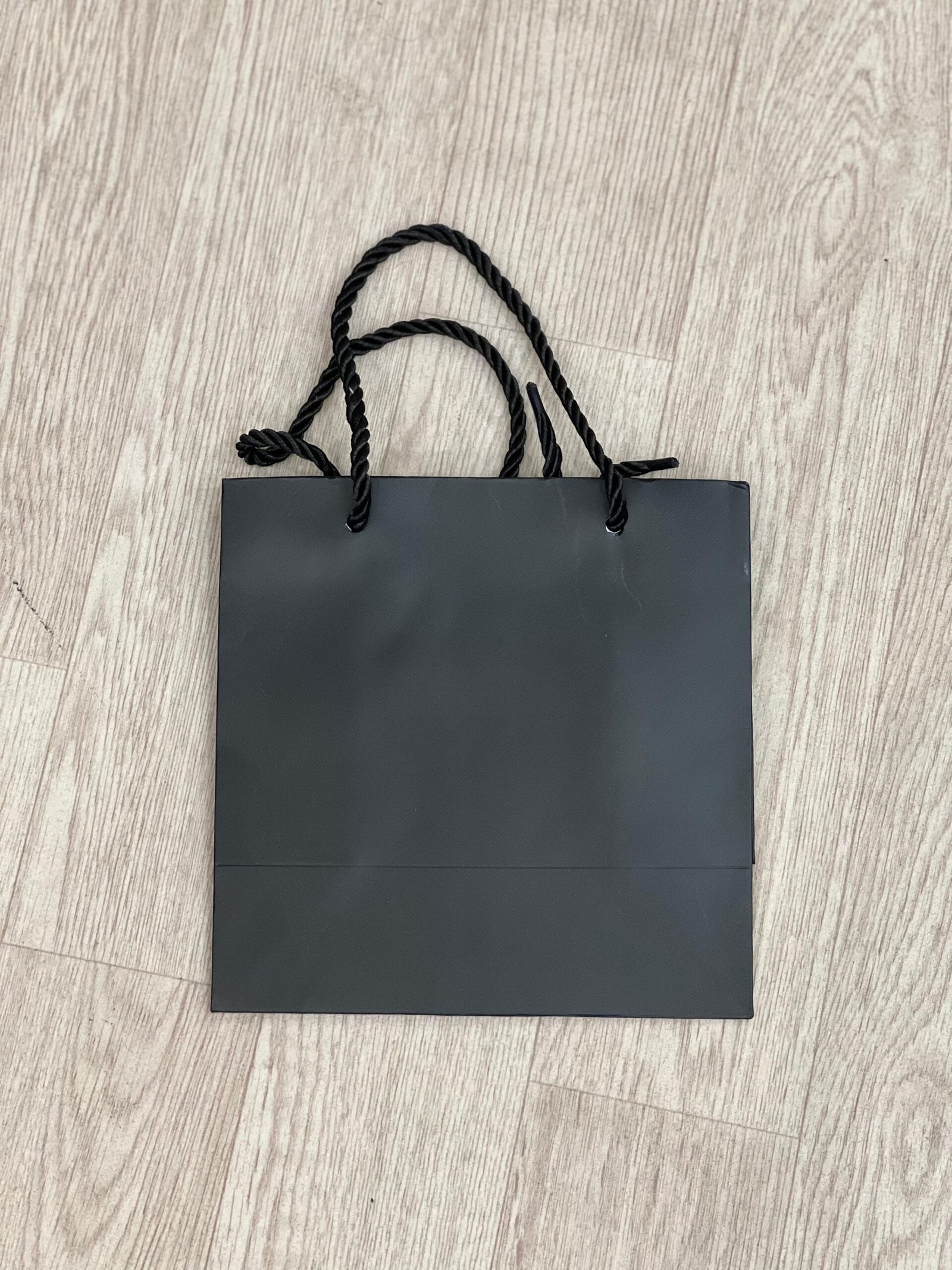 كيس-هدايا-وسط-scaled-1.jpg Gift bags, medium size (9) - Image 1