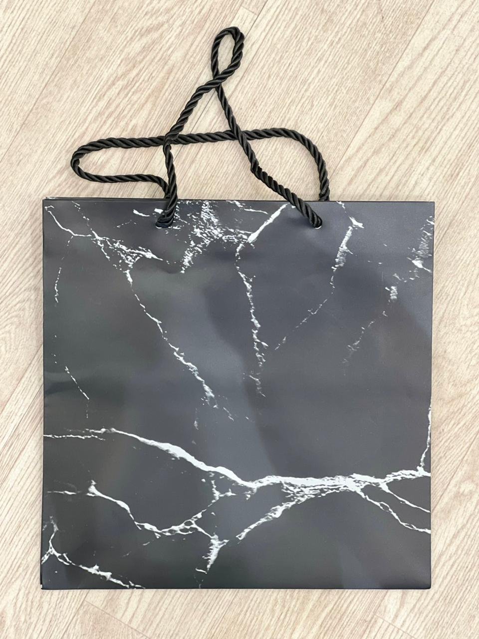 كيس-هدايا-وسط6.jpg Gift bags, medium size (8) - Image 1